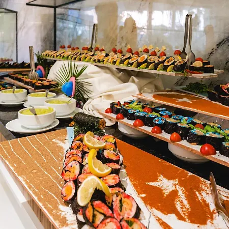 Grand Uysal & אלאניה