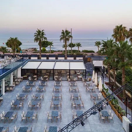 מלון דירות Grand Uysal & 2*