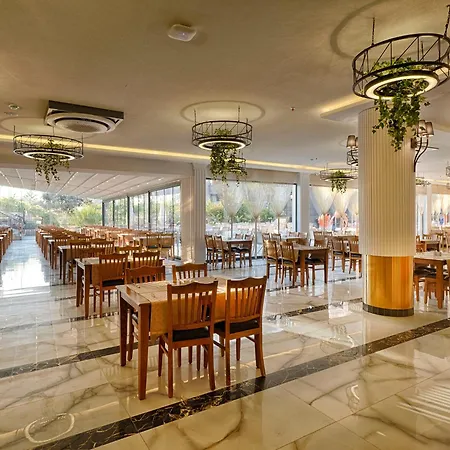 מלון דירות Grand Uysal &