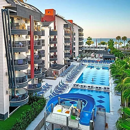 Grand Uysal & 3*