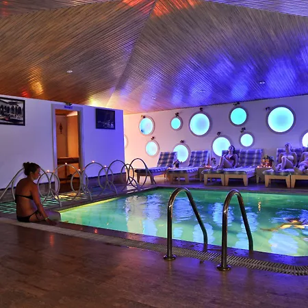 Apart Otel Grand Uysal & 3*