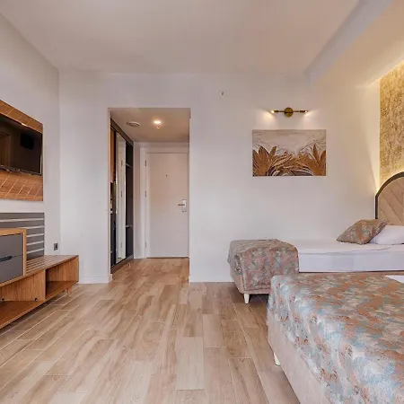 Grand Uysal & Ξενοδοχείο με διαμερίσματα 3*