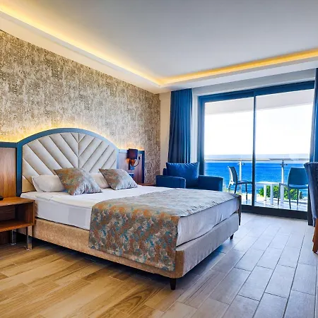 Ξενοδοχείο με διαμερίσματα Grand Uysal & 3*