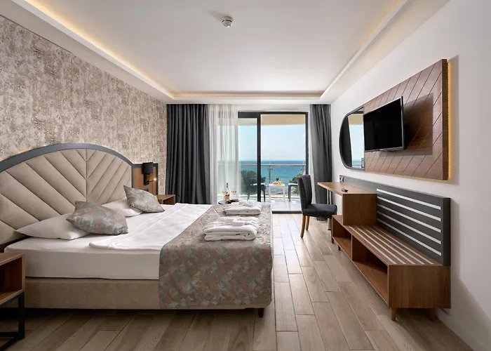 Grand Uysal & Apartmanhotel