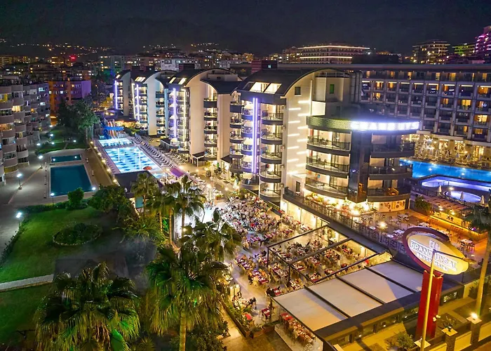 Grand Uysal & 3* Alanya